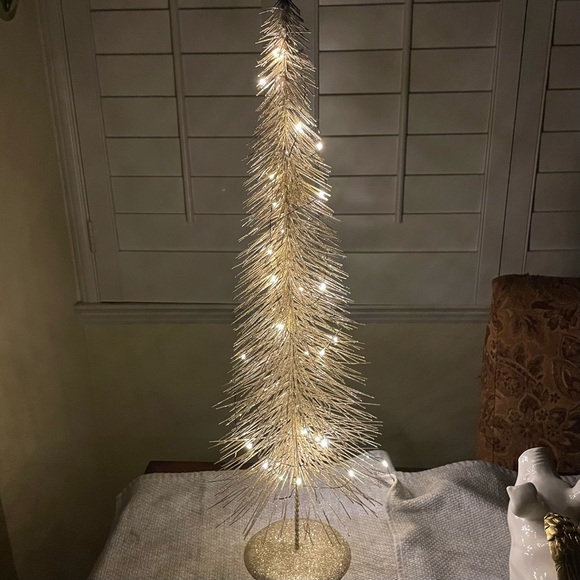 Vintage gold metal glitter Christmas tree decor - Picture 2 of 5